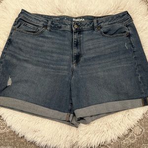 EUC Sonoma slightly distressed look denim shorts sz18